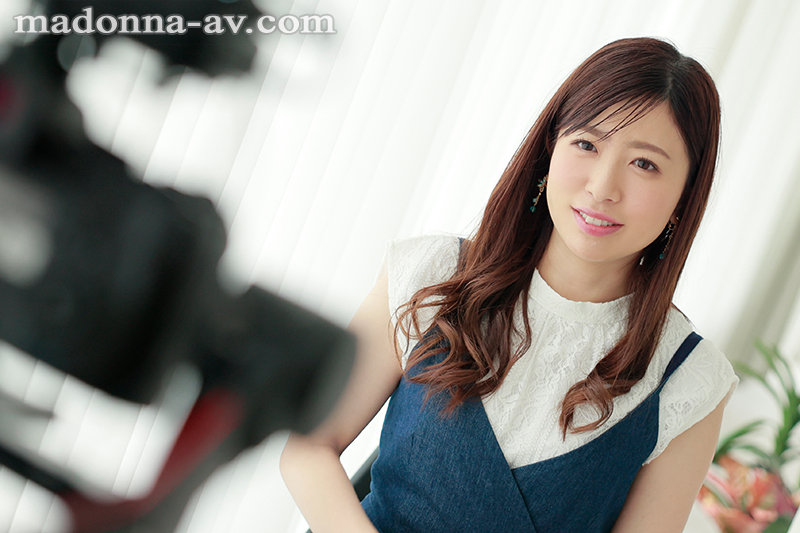 ＜熟女＞ その笑顔、ずっと見ていたい。 弘中優 28歳 AV DEBU...