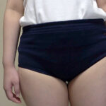 ＜熟女＞ 日々樹梨花 ムチムチ美尻 神ブルマ 美少女やぽっちゃり娘らにピチピチブルマ＆体操着を着せ、ハミパン、ムレムレワレメを毛穴まで見えるほどの超ドアップ接写！さらに尻コキ、着衣お漏らし放尿やブルマぶっかけ等ブルマ好きに送る完全着衣フェチAV 【FANZA】