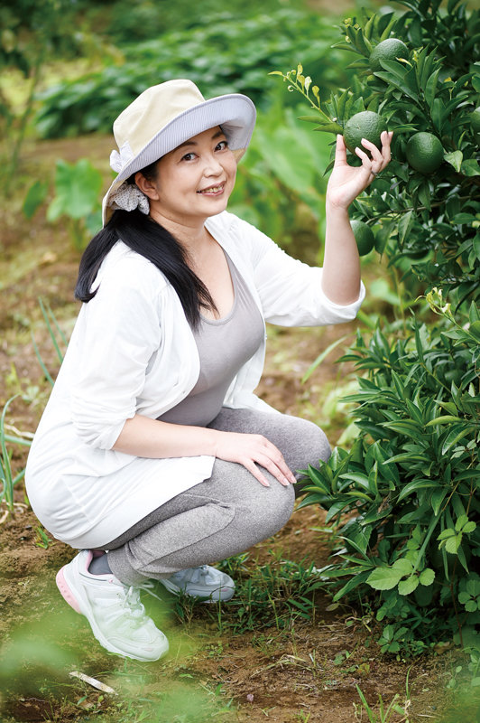 ＜熟女＞ キレイなおばちゃん！朝からエロさ漂う熟れた身体に釘付け！ 2...