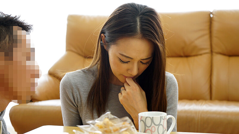 ＜熟女＞ 親父の再婚相手が同じ歳だったのでつい欲情して寝取り中出し 【...