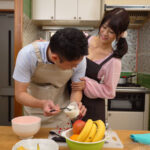 ＜熟女＞ もしも！男性限定のマンツーマン料理教室の先生が美人で巨乳でド淫乱だったら？ 穂花あいり 【FANZA】