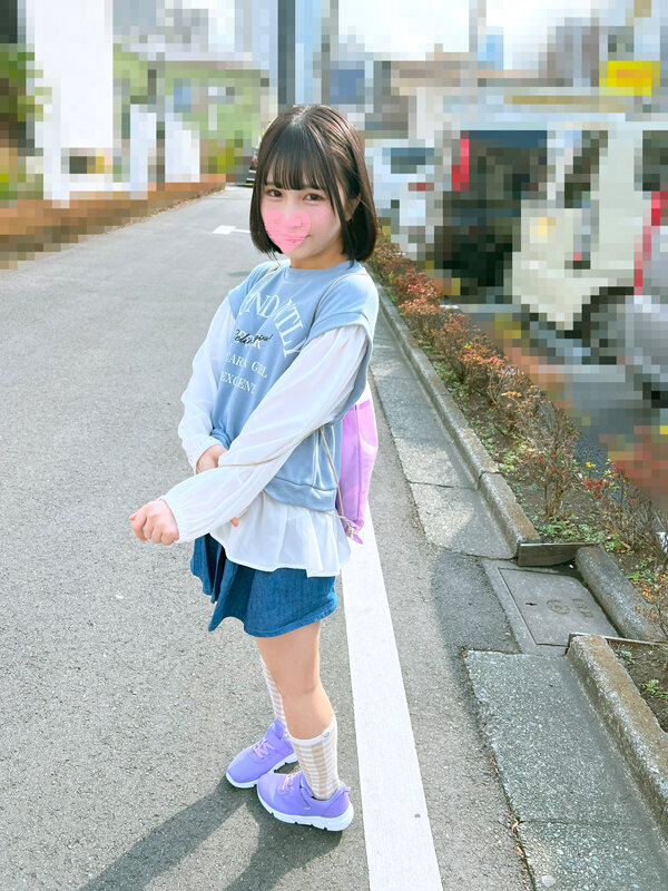 ＜熟女＞ めちゃ小さすぎる女の子2人の警戒心皆無の無邪気な笑顔に欲望を...