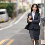 ＜熟女＞ 女上司、歪んだ刺激と躾に溺れるSM不倫性交。昼休みはダメな部下に躾けられて…。 専属美女の『苦しみ』という快楽を解放―。 水戸かな 【FANZA】