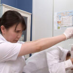 ＜熟女＞ 美人の先生がいる皮膚科に行って腫れたチンコを診てもらう流れでヌイてもらいたい（15） 【FANZA】