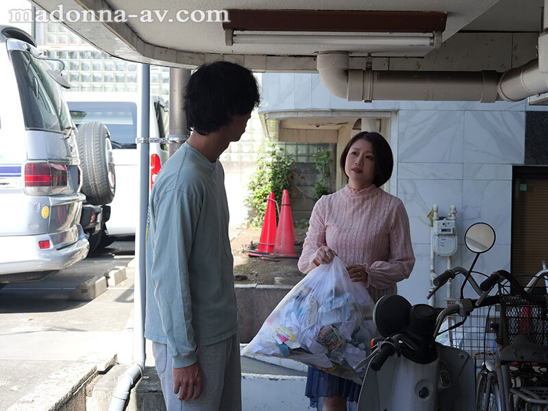 ＜熟女＞ 口辱いつも文句を言ってくる隣の口うるさい主婦を毎回チ〇ポで黙...