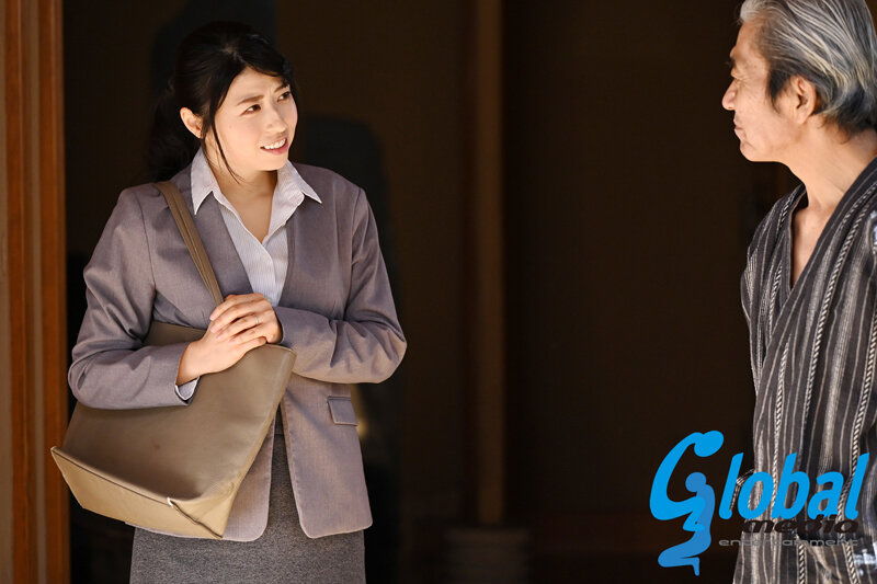 ＜熟女＞ 緊縛調教妻 会社役員に抜擢されたキャリアウーマン妻。研修と称...