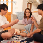 ＜熟女＞ リビング・ラブ 兄貴のすぐ傍で義姉とこっそりイチャつくスリルな日常SEX。 向井藍 【FANZA】