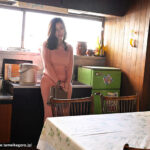 ＜熟女＞ 空き家に住み着いた絶倫男とのベロキスSEXにドハマりする人妻 佐山愛 【FANZA】