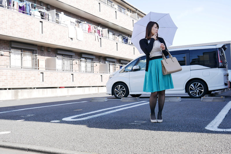 ＜熟女＞ 「立ちんぼ妻」 B級熟女 恵美子46歳 【FANZA】