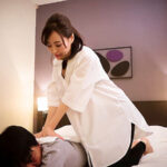 ＜熟女＞ 勃起チ○コで堕とせ！！マッサージおばちゃん 欲求不満でエッチご無沙汰率が高いと言われる出張マッサージ師の熟女はカッチカチの勃起チ○コを見せつけて強引に迫ればヤレル！！2 12名 【FANZA】