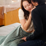 ＜熟女＞ 日本中の野球ファンを虜にした元チアガール人妻 花澤美玲 30歳 AV debut 【FANZA】