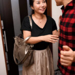 ＜熟女＞ 熟れた肉体で誘惑してくる底なしの性欲をもつ痴女すぎる叔母さん 美原咲子 【FANZA】