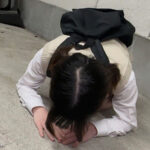 ＜熟女＞ 悪徳チケット転売ヤ―に騙され種付けされた無垢な田舎少女 被害者4名 【FANZA】