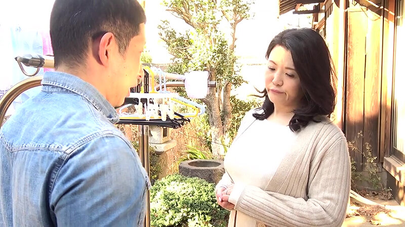 ＜熟女＞ 熟女 淫らな秘密の午後 性欲の塊の男は離婚した後アニキの奥さ...