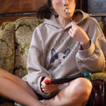 ＜熟女＞ 綺麗だった姉が地味巨乳喪女ニート 結婚に失敗して実家に引きこもり性欲だけが溜まってヲタクスケベ化したジュリ姉に都合のイイ肉棒として中出しオモチャにされる僕。帰省先の実家で精子びゅるびゅる10射精（汗） JULIA 【FANZA】