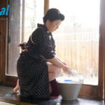 ＜熟女＞ 昭和 生きるため家政婦として働く未亡人。行く当ても無く慰み者にされる戦後物語 旦那様の性処理・意地悪息子の邪欲・運転手との恋 岡江凛 【FANZA】