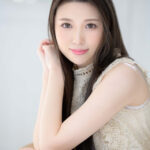 ＜熟女＞ 好きになるのに、1秒もかからない美貌と名器―。 才色兼備な現役受付嬢 高坂ニナ 31歳 AV DEBUT 【FANZA】