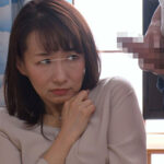 ＜熟女＞ 「おばさんで興奮しないで…」女を忘れた保険のおばさんが1人暮らし男子と密室で2人っきり自分で発情した勃起チ〇ポで迫られたらご無沙汰エロ展開に内心うれしくて赤面照れつつヤラせてくれた。 【FANZA】