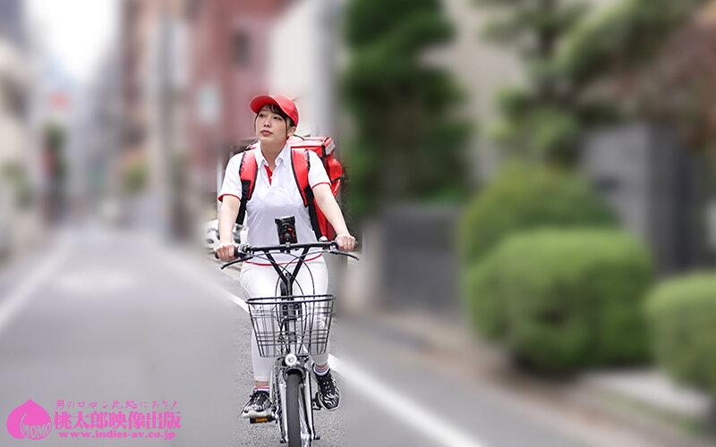 ＜熟女＞ 巷でウワサの人妻出張感 男を惑わす肉感完熟デリバリー もっち...