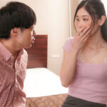 ＜熟女＞ 綺麗だと憧れていた友達のお母さんとマッチングアプリで再会。緊張の糸が切れた二人は、理性を捨てて本能のまま交じり合った。 小松杏 【FANZA】