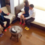 ＜熟女＞ 新・夫婦交換会3 愛情はあるのにマンネリ気味で刺激が欲しい中年夫婦がスワッピングパーティーに参加して旅館の一室で自慢の妻の裸を見られ、抱かれ、悶え、喘ぐ姿に燃え上がる 【FANZA】