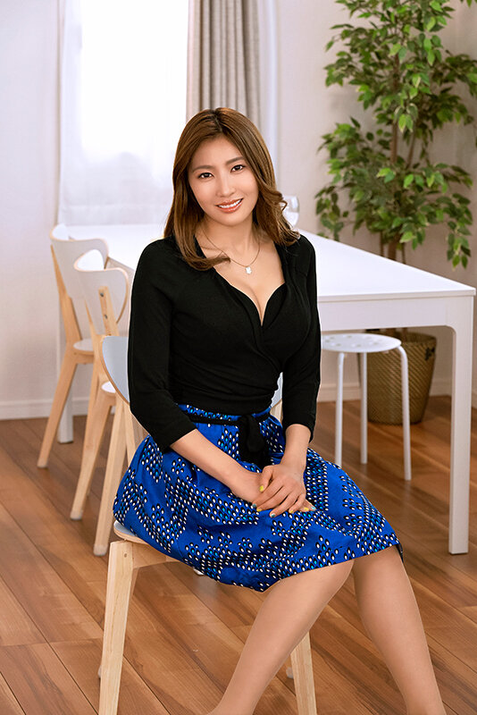 ＜熟女＞ 同窓会で酔って寝ている所を襲われて… 三岳ゆうな 【FANZ...