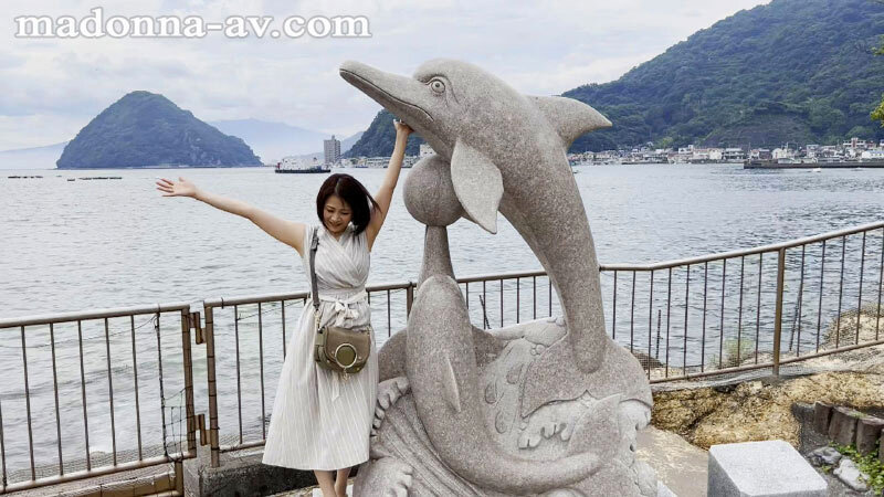 ＜熟女＞ デビュー20周年記念作品！！ ガチ二人きり温泉旅行でヤリまく...