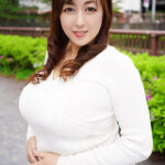 ＜熟女＞ 色白爆乳I-cup熟女妻、年下男性とのW不倫記録、流出。恵子（48歳） 【FANZA】