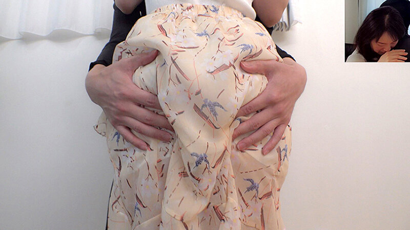 ＜熟女＞ 戸惑い、恥じらいつつも快感を隠せない！素人熟女さんたちの熟れ...