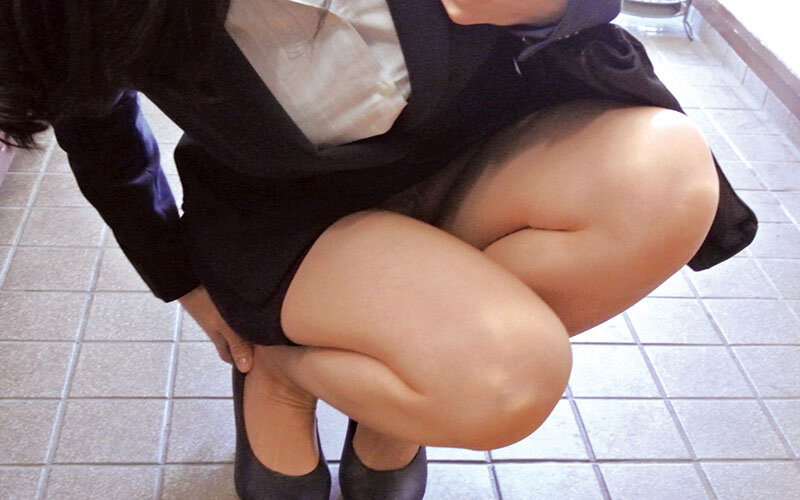 ＜熟女＞ 人妻家庭教師のお色気チラリズム特別指導180分 【FANZA...