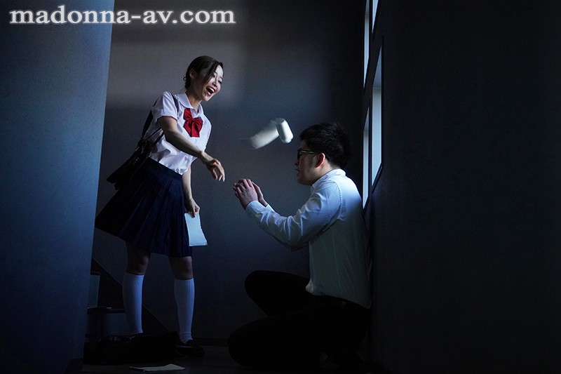 ＜熟女＞ 学生時代のイジメられっ子とデリヘルで偶然の再会―。その日から...