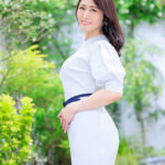 ＜熟女＞ 射精ほやほやチ○ポを1分間‘絶対’咥えて離さないご奉仕ミセス 高城さゆり 45歳 AVデビュー！！ 【FANZA】