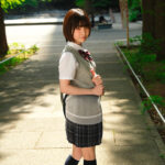 ＜熟女＞ 近所で見つけたパンチラ女子校生Rちゃんと失神キメセク遊び【素人投稿】 【FANZA】