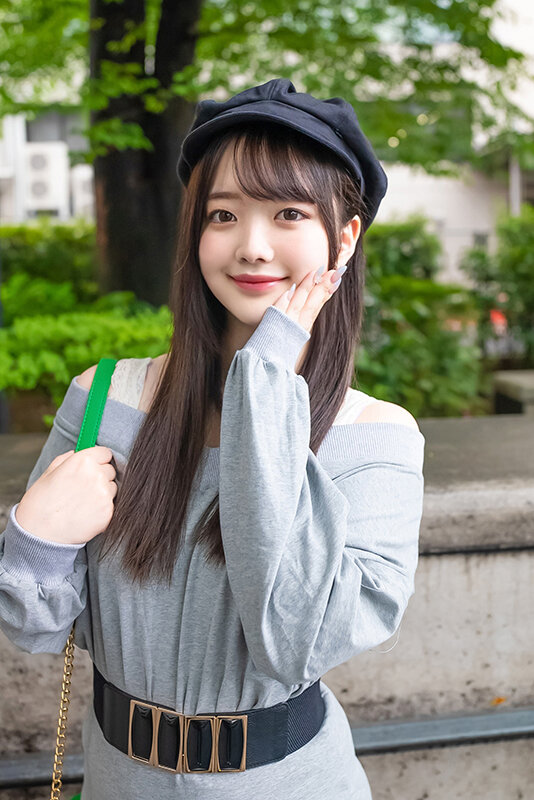 ＜熟女＞ 高身長・透明感美○女 童顔ゆえに大人っぽさに憧れる現役学生の...