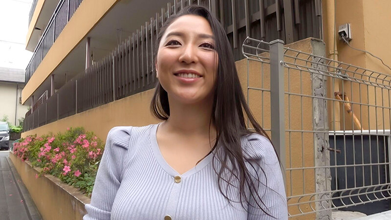 ＜熟女＞ 完全プライベート映像 泣く子も黙るエロの代名詞 本真ゆりちゃ...