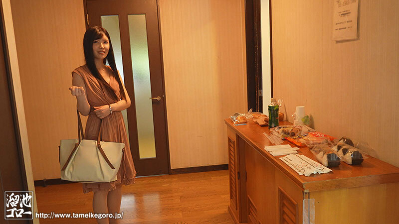 ＜熟女＞ 「私、避妊しないので。」中出しOK！現役外科医・綾瀬みなみ（...