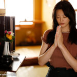 ＜熟女＞ 「夫がいるから絶対にイってはいけないのにっ…。」 絶倫義父のベロ舐め性交が人生で一番気持ちよくてイカされまくった嫁 澪真央 【FANZA】