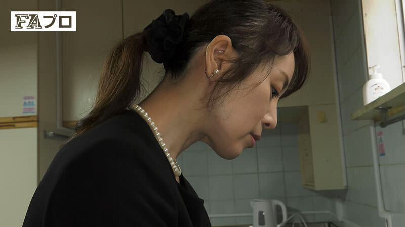 ＜熟女＞ おばさんの接吻＆セックス 旦那の兄貴と…/ダブル不倫で… 【...