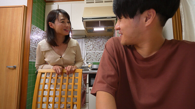 ＜熟女＞ ★配信限定！特典映像付★引き篭りのボクを毎日SEXで誘惑して...