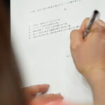 ＜熟女＞ 「大きければ、良いってもんじゃないよ？」そう言い張る妻は恐る恐るハメた友人のデカチ〇ポに沼っていた…。 一乃あおい 【FANZA】