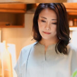 ＜熟女＞ 「母親を興奮させてどうするの？」母が！？息子が！？欲情に堕ちるとき～母子相×の物語～ 【FANZA】