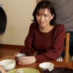 ＜熟女＞ 旦那が一服している短い時間で、義理の息子に毎日10発以上中出しされています…。 鈴木真夕 【FANZA】