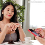 ＜熟女＞ ママ友に誘われたマッチングアプリで、‘推しの年下’を一緒に甘く飼い慣らす。 めぐり 大槻ひびき 【FANZA】