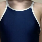 ＜熟女＞ 天乃のあ 濡れてテカってピッタリ密着 神スク水 可愛い女子のスクール水着姿をじっとりと堪能！着替え盗撮から始まり貧乳から巨乳にパイパン、ハミ毛、ジョリワキ等のフェチ接写やローションソーププレイやスク水ぶっかけ等を完全着衣で楽しむAV 【FANZA】