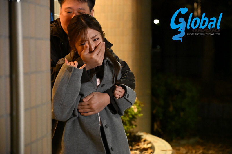 ＜熟女＞ 絶叫凌●レ●プ 強●される人妻 復讐の生贄となった美人若妻の...