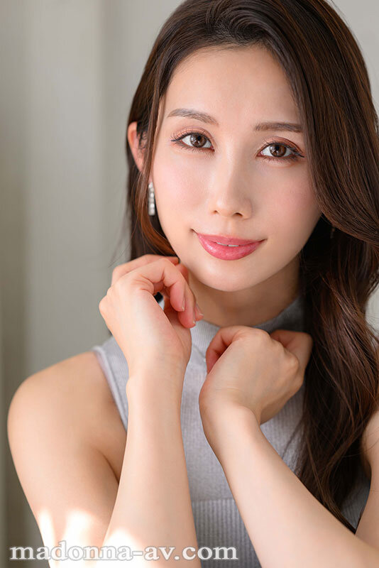 ＜熟女＞ 上品…、清楚…、《淫ら》に豹変。 京香栞 38歳 AV DE...