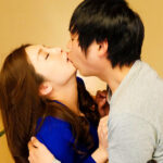 ＜熟女＞ 息子の童貞を奪う母 母で童貞を捨てる息子 8時間 【FANZA】