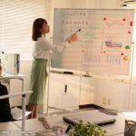 ＜熟女＞ 「ワタシの副業はー。」じっくりゆっくりチ○ポを高ぶらせて何度もザーメンを射精（はきだ）させる痴女メンズエステ 囁きNo.1・顔面＆目力圧倒的・夜間限定激密着 大谷双葉 【FANZA】