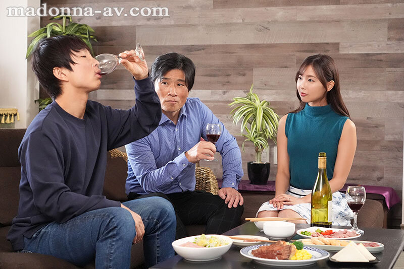 ＜熟女＞ 愛を認めさせたくて妻と絶倫の後輩を2人きりにして3時間…抜か...