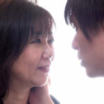 ＜熟女＞ 五十路で初撮り 夫と子供を持つ ごく普通の五十路の主婦がAVデビューで初潮吹き！ 片桐梓 【FANZA】